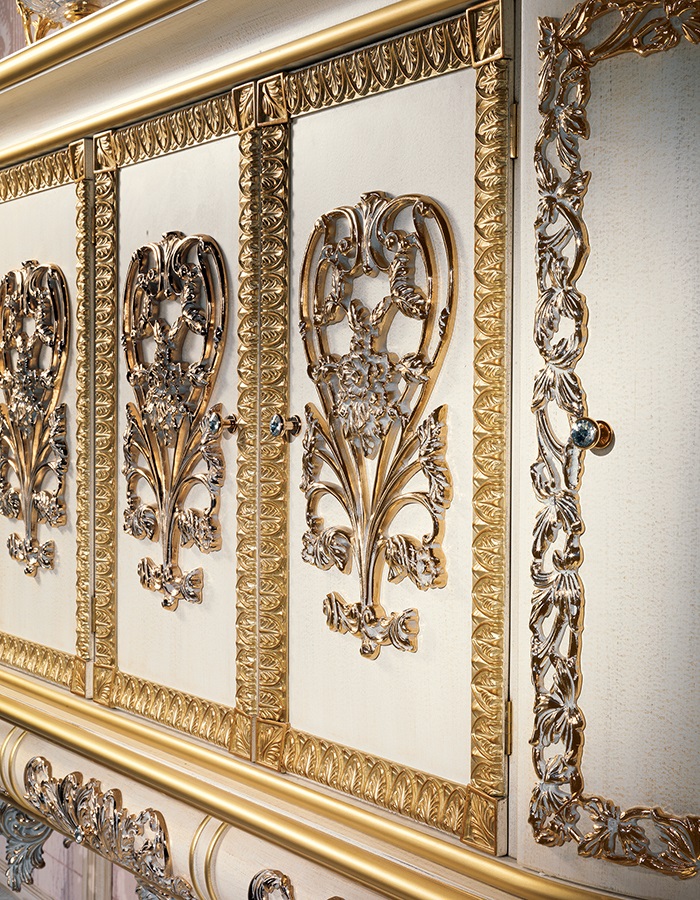 Golden Luxury Furniture Royal Dining Table Classic Italian Design - Bangalore - Image 5
